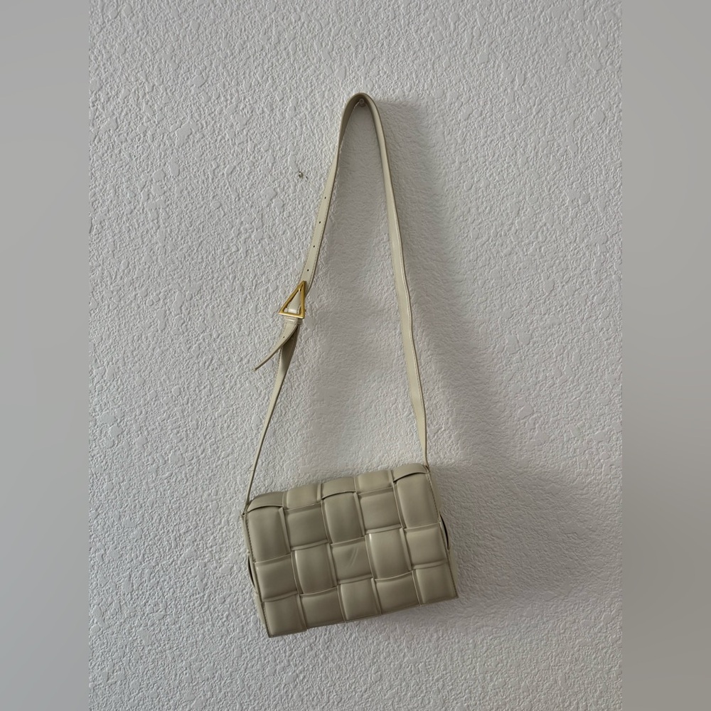 Chic Beige Quilted Crossbody Bag